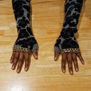 Betsy Johnson chain arm warmer-SUPER CUTE!!